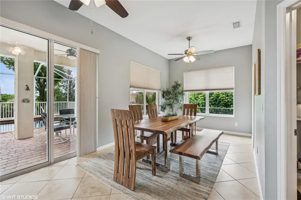 2221 SW 8th Court Cape Coral FL 33991