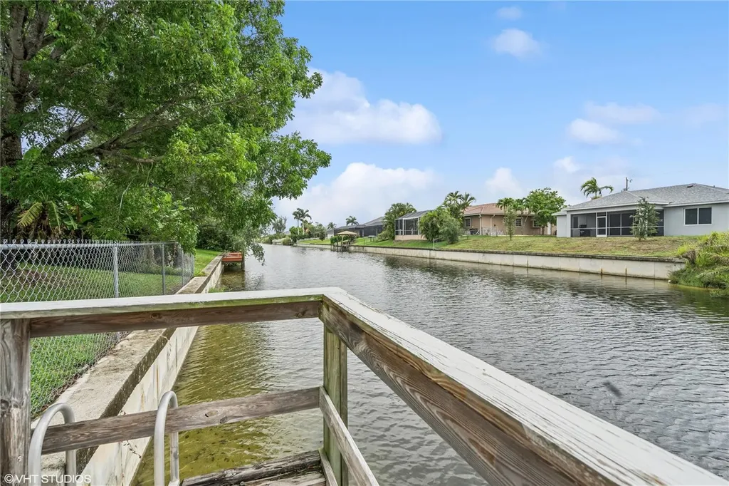 2221 SW 8th Court Cape Coral FL 33991