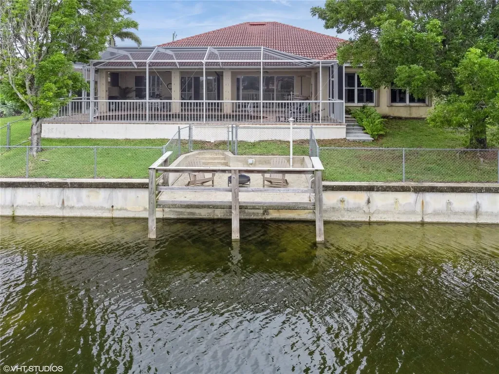 2221 SW 8th Court Cape Coral FL 33991
