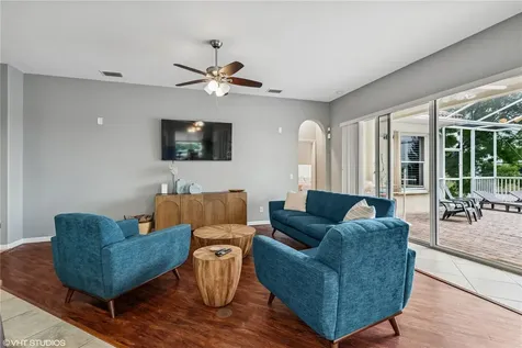 2221 SW 8th Court Cape Coral FL 33991