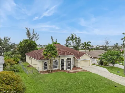 2221 SW 8th Court Cape Coral FL 33991