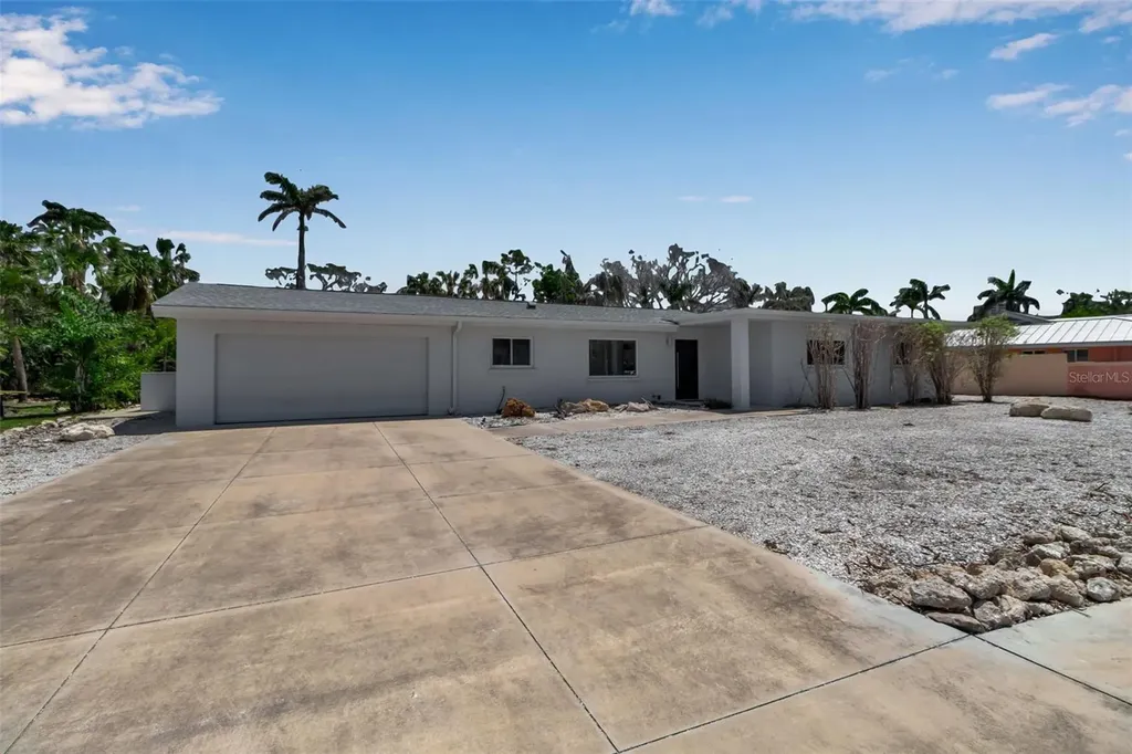 130 N Adams Drive Sarasota FL 34236