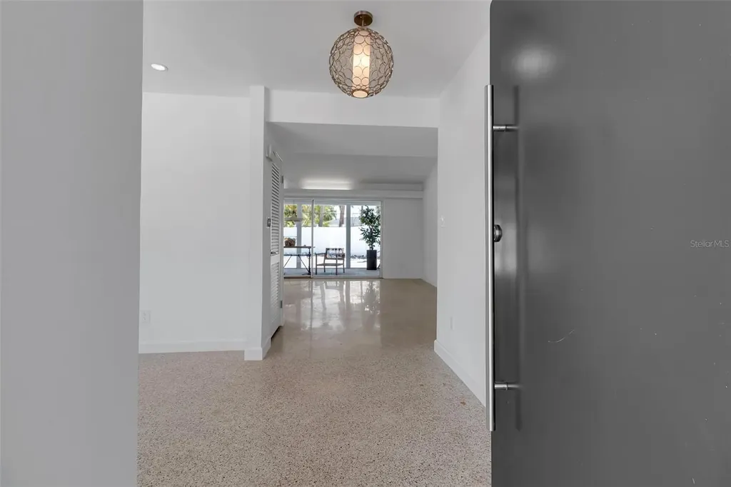 130 N Adams Drive Sarasota FL 34236