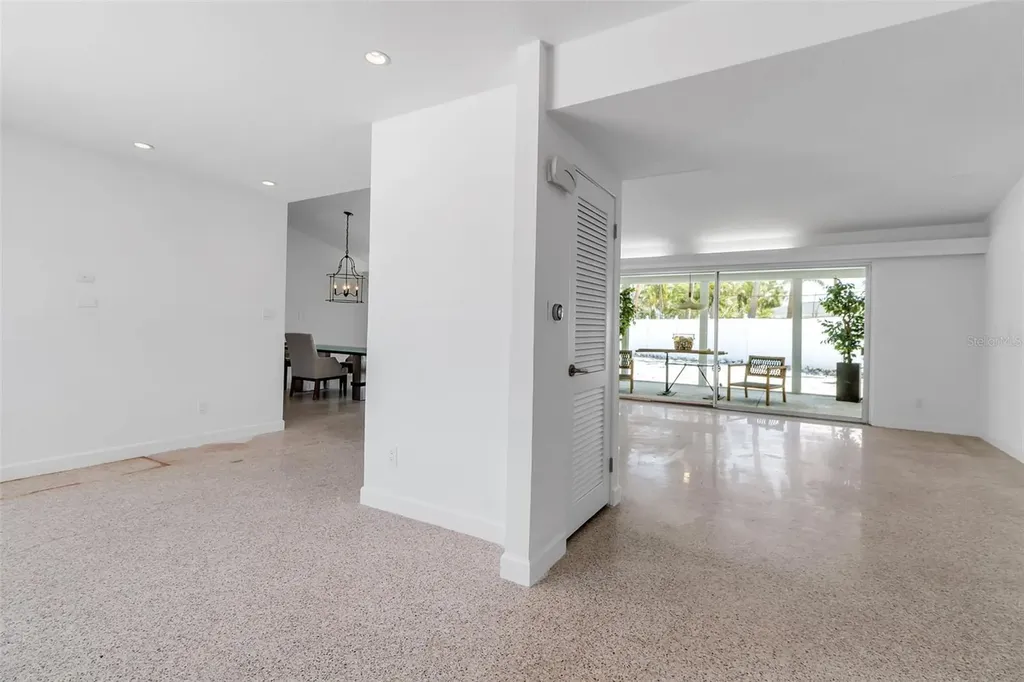 130 N Adams Drive Sarasota FL 34236