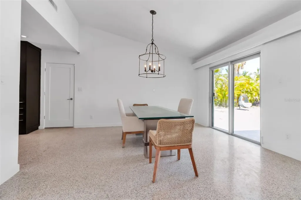 130 N Adams Drive Sarasota FL 34236