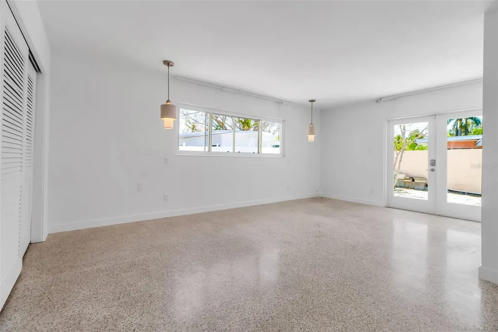 130 N Adams Drive Sarasota FL 34236