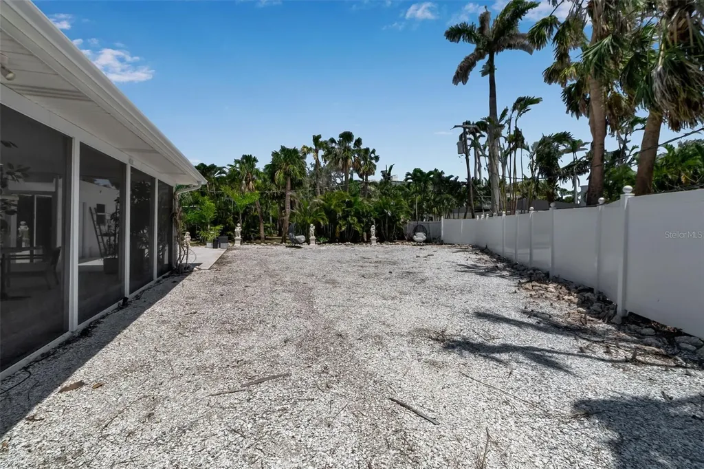 130 N Adams Drive Sarasota FL 34236