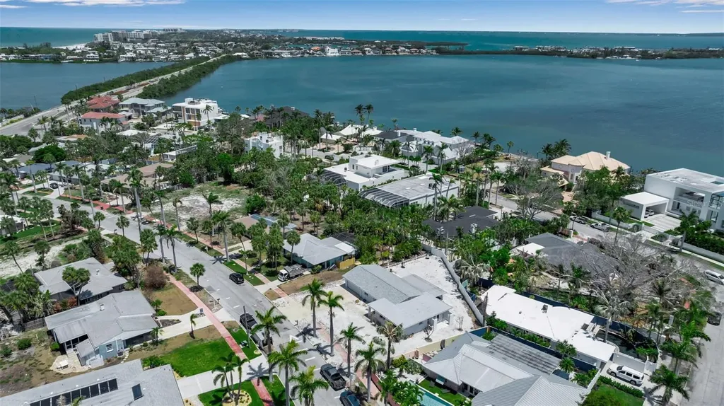 130 N Adams Drive Sarasota FL 34236