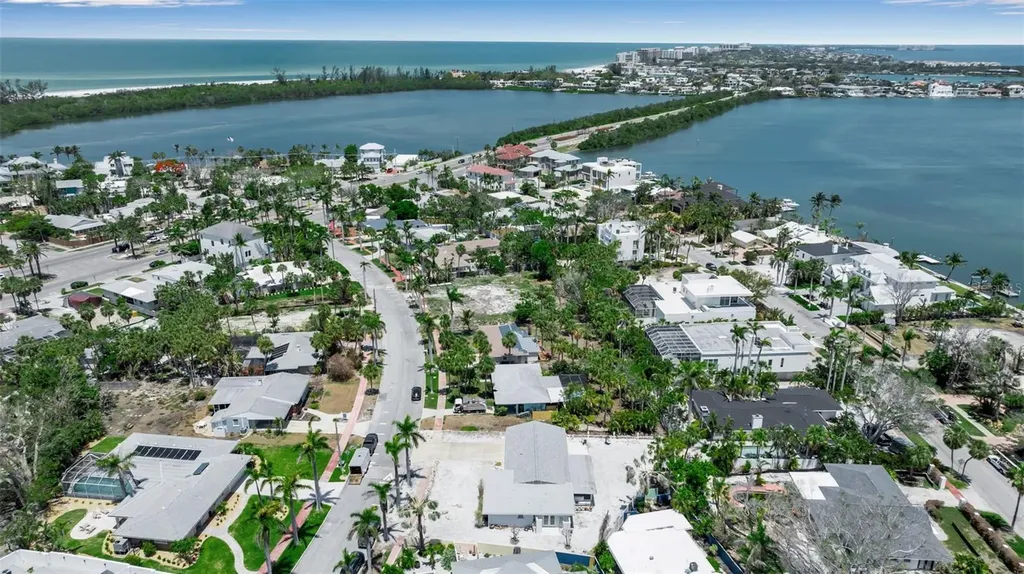 130 N Adams Drive Sarasota FL 34236