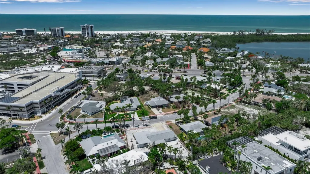 130 N Adams Drive Sarasota FL 34236