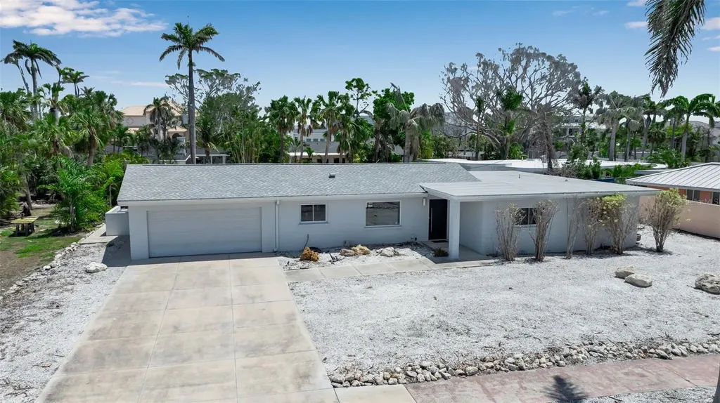 130 N Adams Drive Sarasota FL 34236