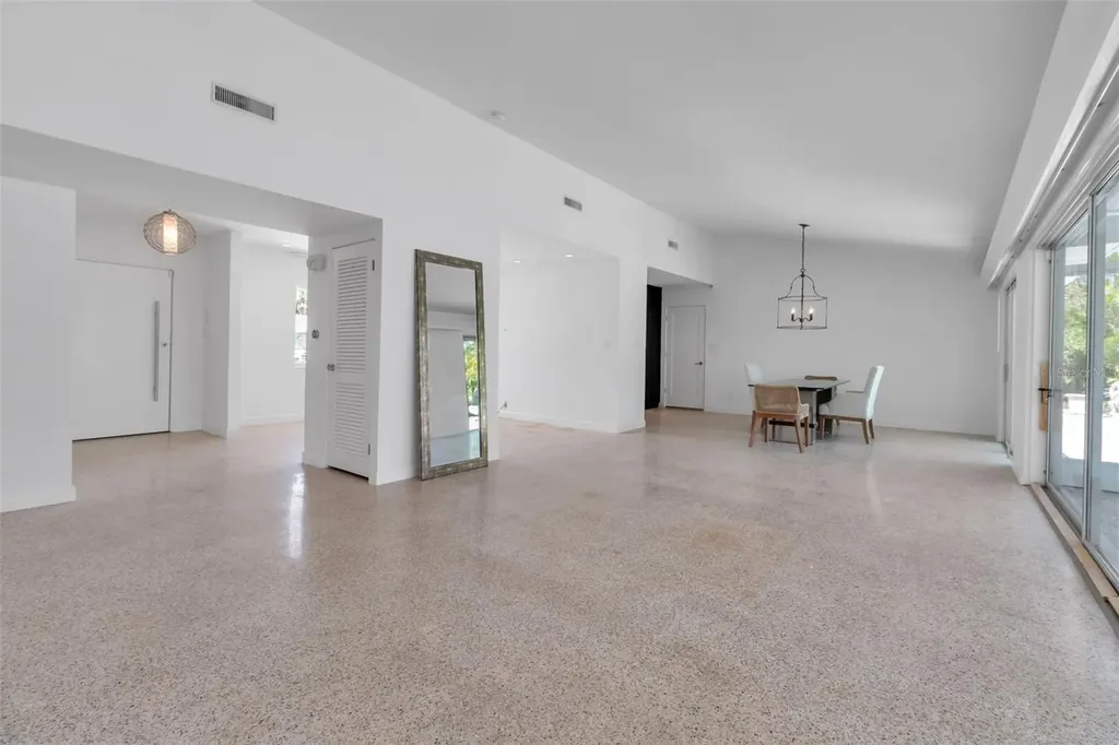 130 N Adams Drive Sarasota FL 34236