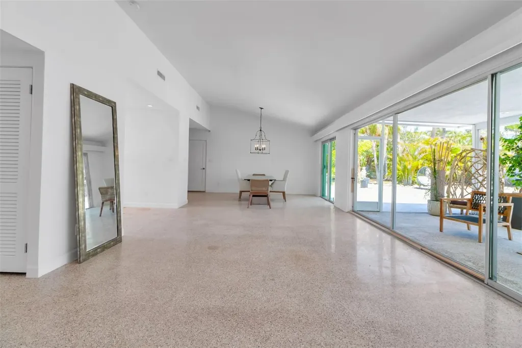 130 N Adams Drive Sarasota FL 34236