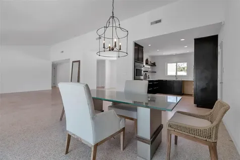 130 N Adams Drive Sarasota FL 34236