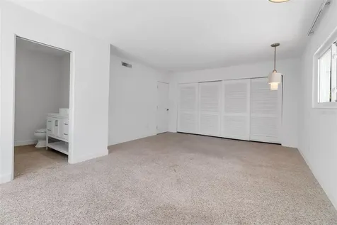 130 N Adams Drive Sarasota FL 34236