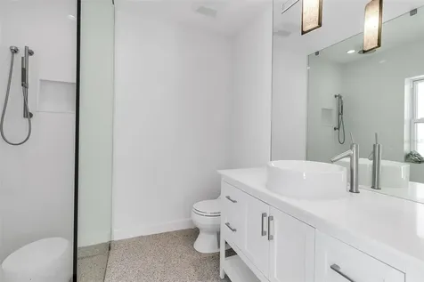 130 N Adams Drive Sarasota FL 34236