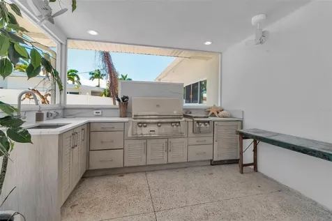 130 N Adams Drive Sarasota FL 34236