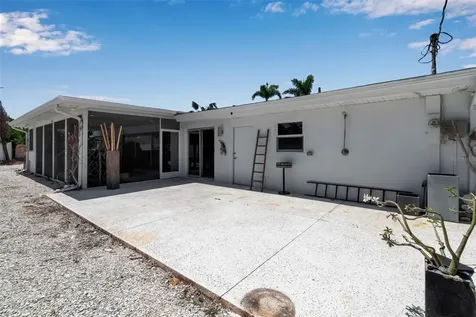 130 N Adams Drive Sarasota FL 34236