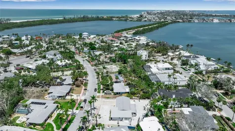 130 N Adams Drive Sarasota FL 34236