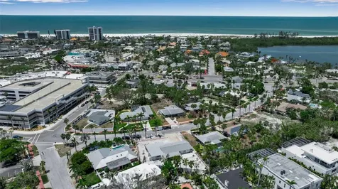 130 N Adams Drive Sarasota FL 34236