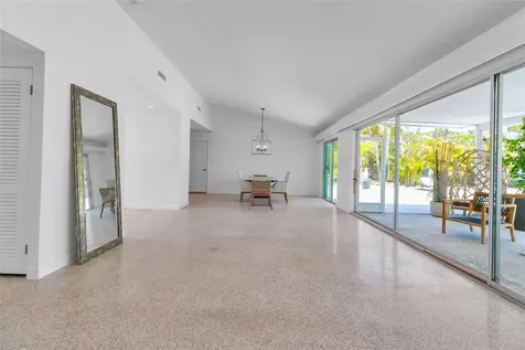130 N Adams Drive Sarasota FL 34236
