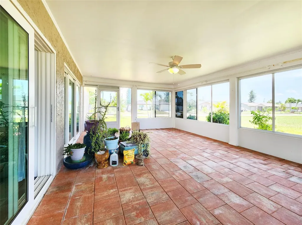 1207 SE 27th Terrace Cape Coral FL 33904