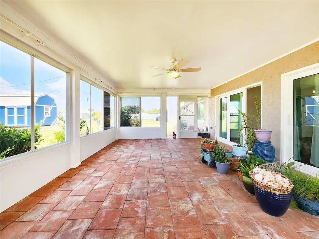 1207 SE 27th Terrace Cape Coral FL 33904