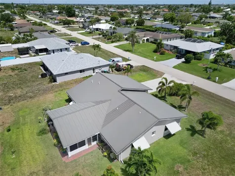 1207 SE 27th Terrace Cape Coral FL 33904