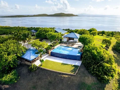 37 Barrio Frailes Culebra PR 00775