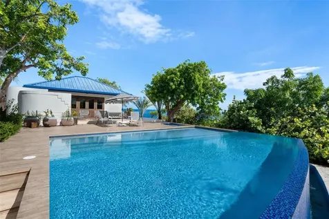 37 Barrio Frailes Culebra PR 00775