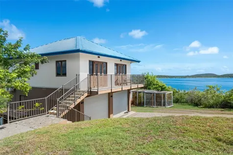 37 Barrio Frailes Culebra PR 00775
