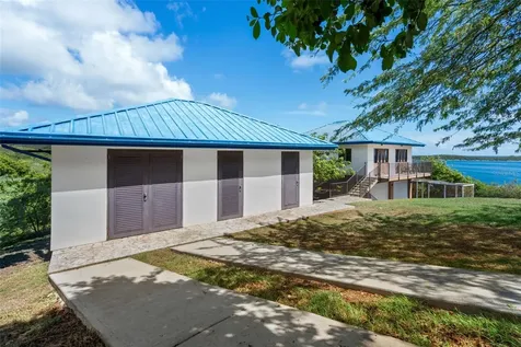 37 Barrio Frailes Culebra PR 00775