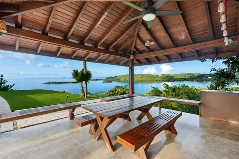 37 Barrio Frailes Culebra PR 00775