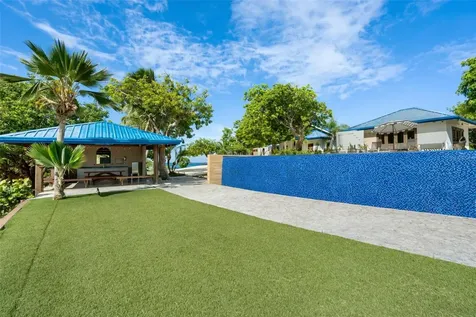 37 Barrio Frailes Culebra PR 00775