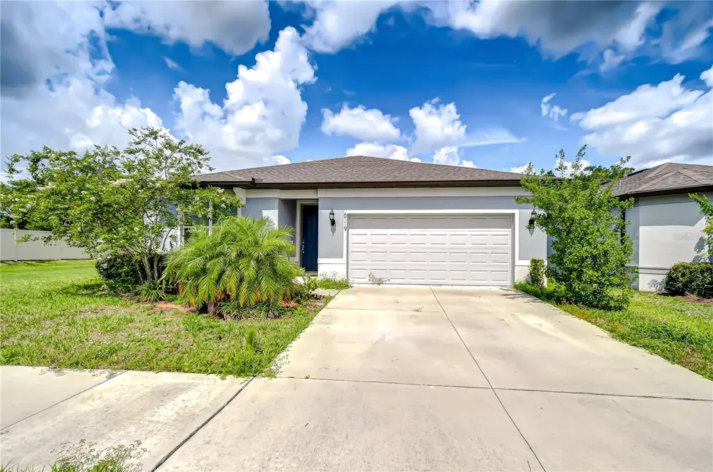6119 Bradford Woods Drive Zephyrhills FL 33542