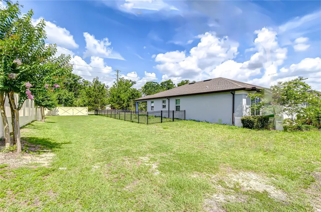 6119 Bradford Woods Drive Zephyrhills FL 33542