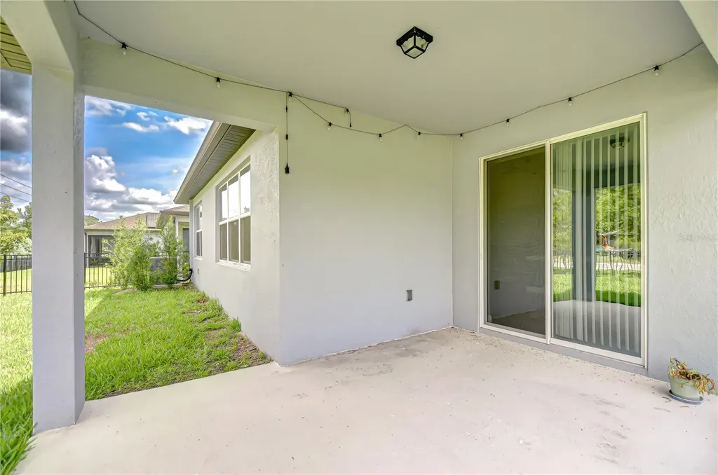 6119 Bradford Woods Drive Zephyrhills FL 33542