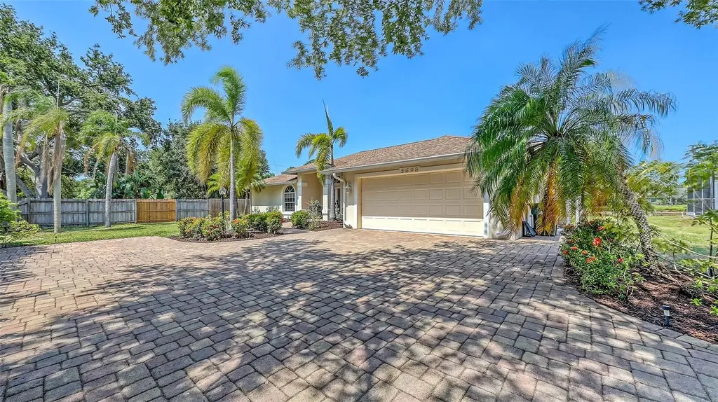 5698 Country Walk Lane Sarasota FL 34233
