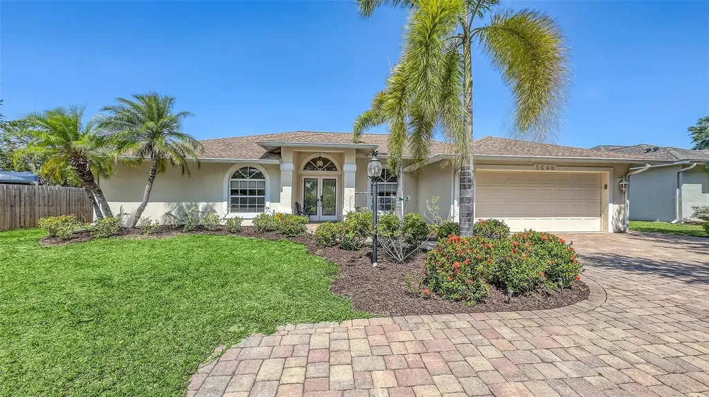 5698 Country Walk Lane Sarasota FL 34233