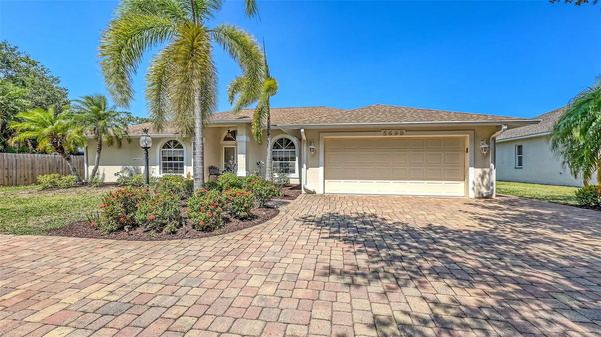 5698 Country Walk Lane Sarasota FL 34233