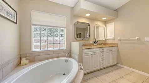 5698 Country Walk Lane Sarasota FL 34233