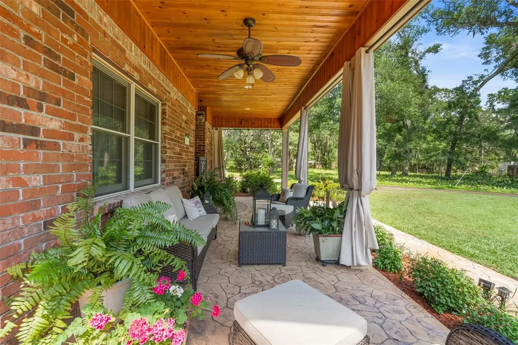 1056 Reynolds Road De Leon Springs FL 32130