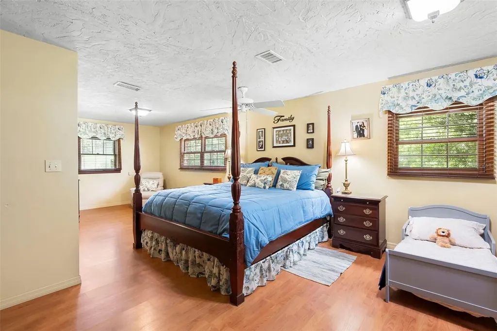 1056 Reynolds Road De Leon Springs FL 32130