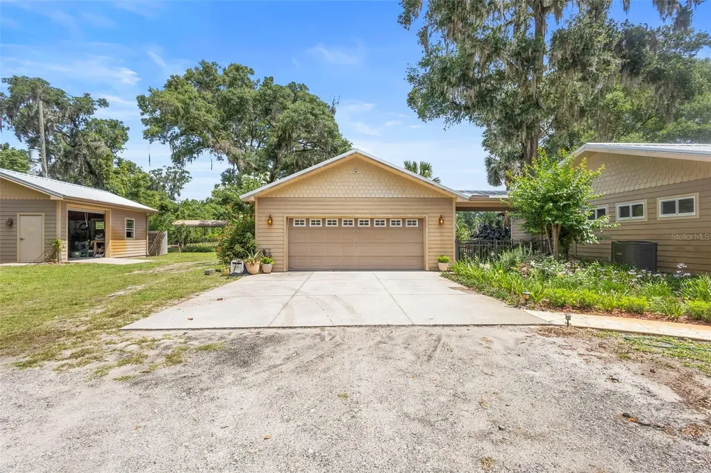 1056 Reynolds Road De Leon Springs FL 32130