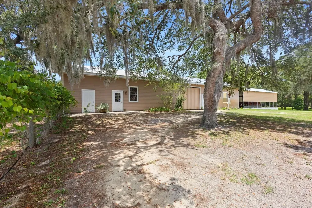 1056 Reynolds Road De Leon Springs FL 32130