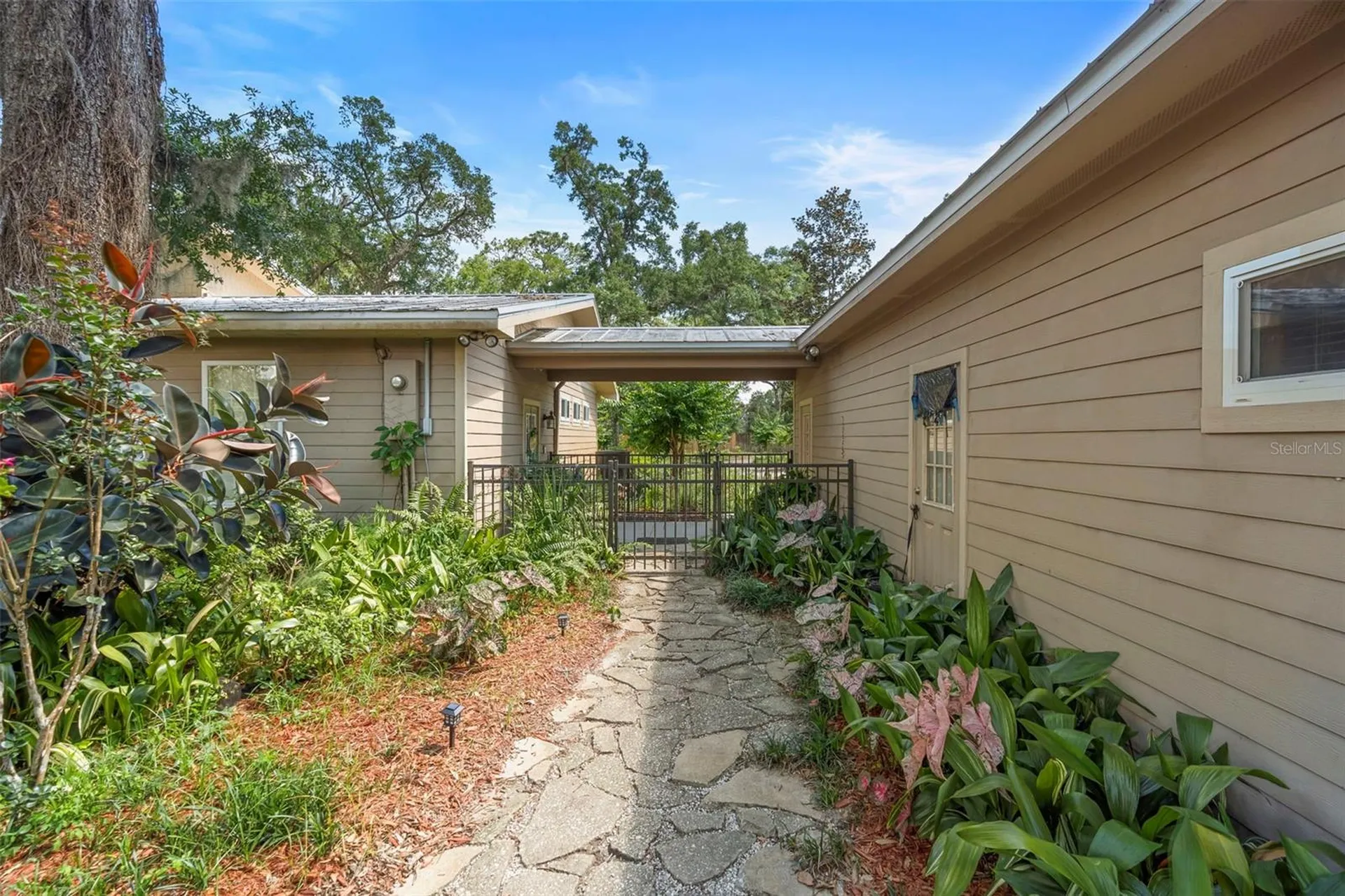 1056 Reynolds Road De Leon Springs FL 32130