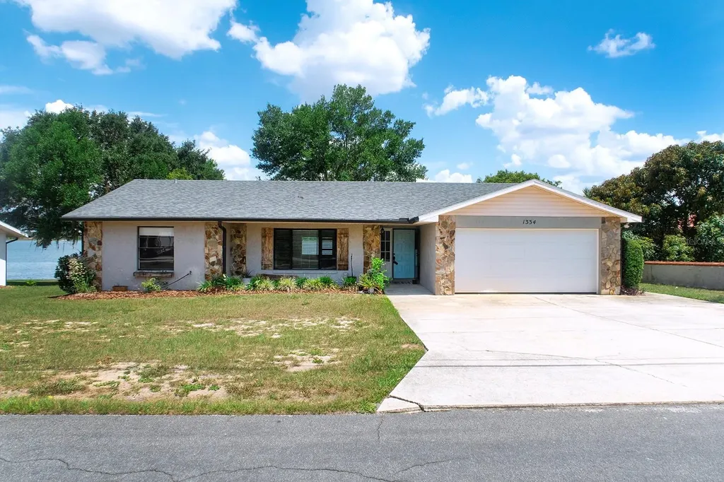 1334 Highland Park Drive S Lake Wales FL 33898