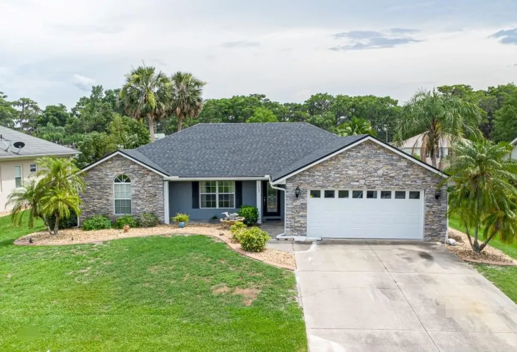 1639 Yellow Brick Road Astor FL 32102