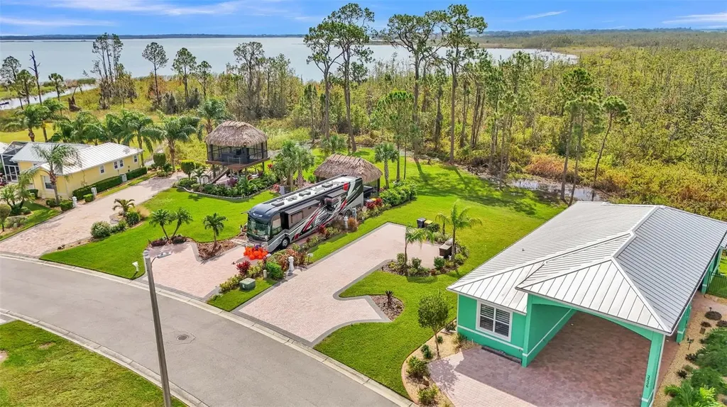 3240 Fish Hawk Drive Polk City FL 33868