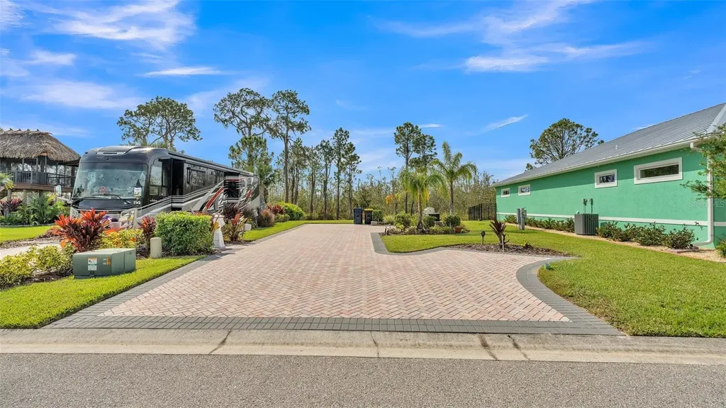 3240 Fish Hawk Drive Polk City FL 33868